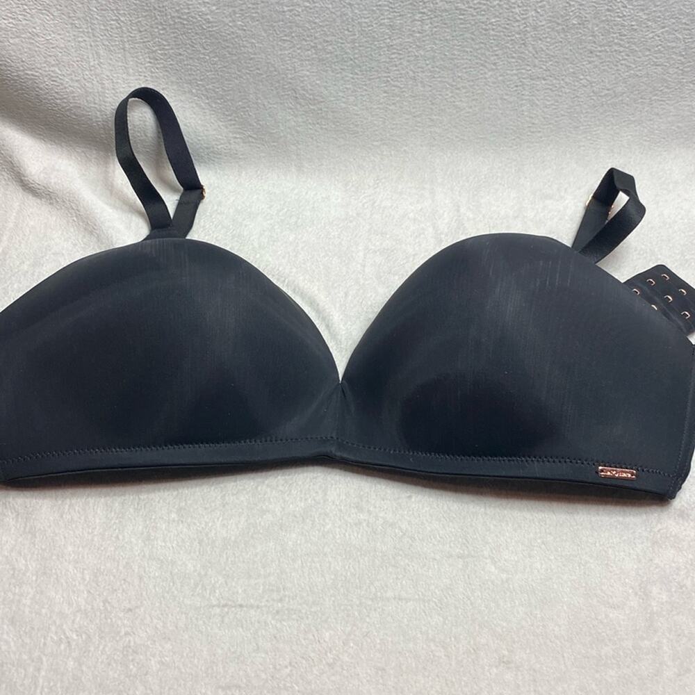 Le Mystere black padded pushup bra size 36DD